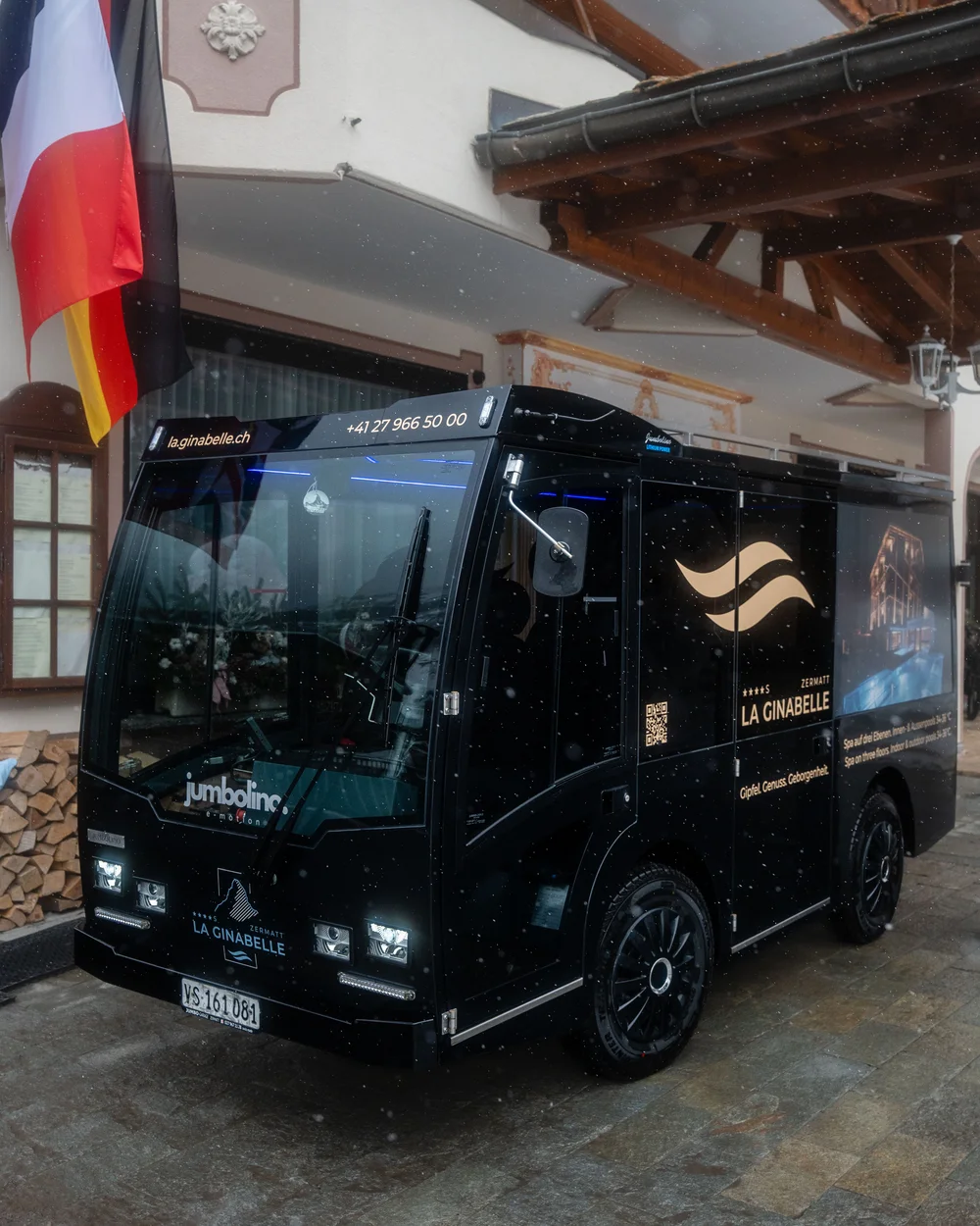 Lage & Anreise nach Zermatt - Resort La Ginabelle Zermatt La Ginabelle Auto vor dem Hotel